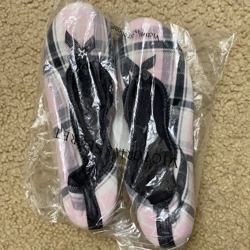 VICTORIA’S SECRET BALLERINA PINK BLACK SLIPPERS